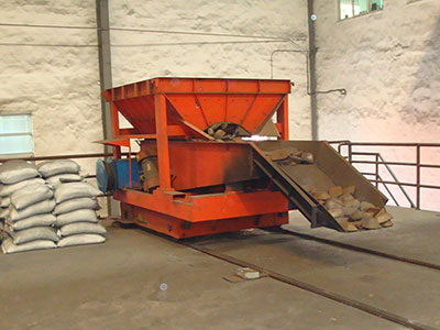 振動(dòng)加料臺(tái)車